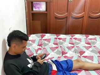 THELOVING1: Khi bố mẹ chúng tôi không có ở nhà, anh kế...