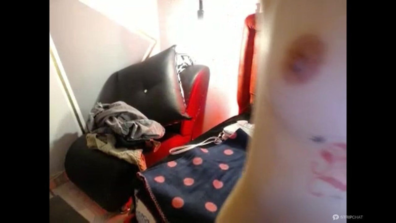 Lia Thomsop: Làm tình thủ dâm nhỏ nhắn