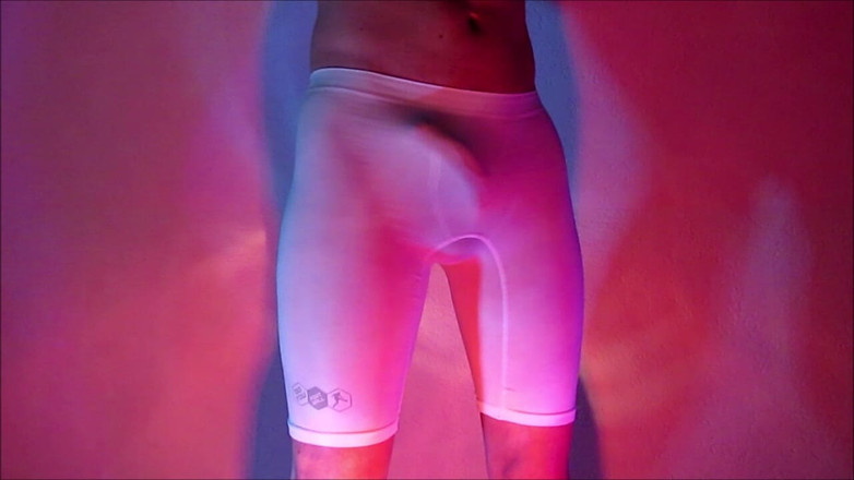 TheOldBigThing: 穿着紧身衣的怪物越来越大 - 我的勃起