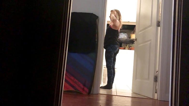 Erin Electra: 熟女はティーンに彼女のマンコを犯させます