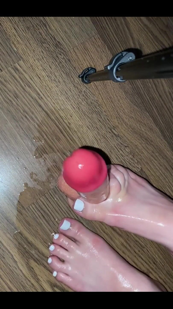 Bunny and The BBC Bull: Wet Sloppy Foot Job on Dildo