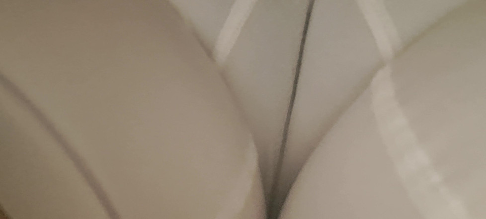 Mommy big hairy pussy: Die Linie der Vagina der MILF ist in ihrem Höschen...