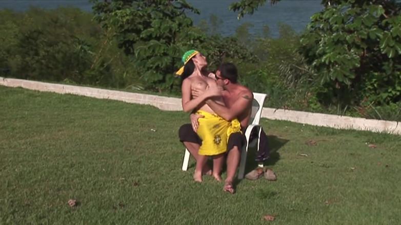 Leon Lambert Girls Twerk Parties CFNM: Sexy Latina fucked outdoor