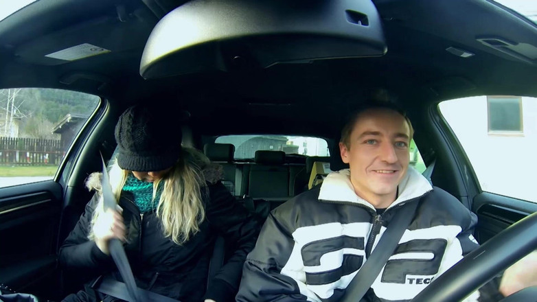 Videos Francaises: Ona je blonďatá kočička z Francie, která si ráda hraje...