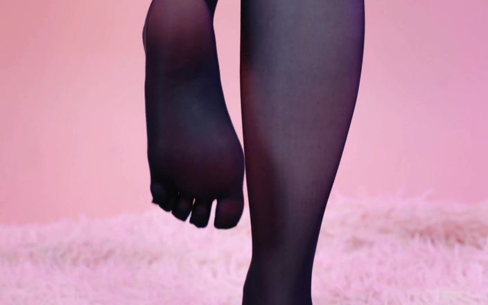 Arya Grander: PVC fetiš a nylon foot fetiš sexy video