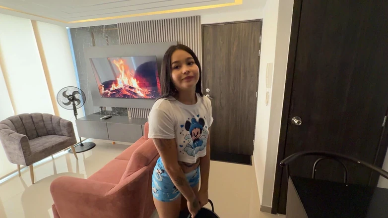 JhonAndSara: My Slut Neighbor Asks Me to Bathe in My Apartment...