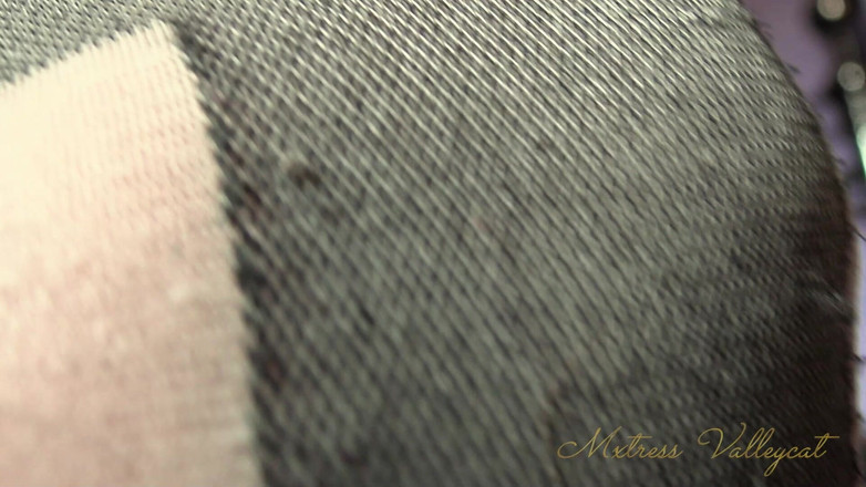 Mxtress Valleycat: Поклоняюсь связанной ниткой