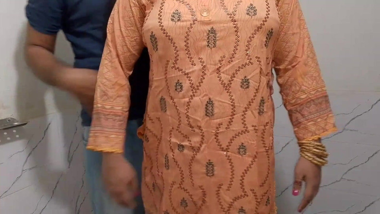 RedQueenRQ: 浴室里的德西性爱