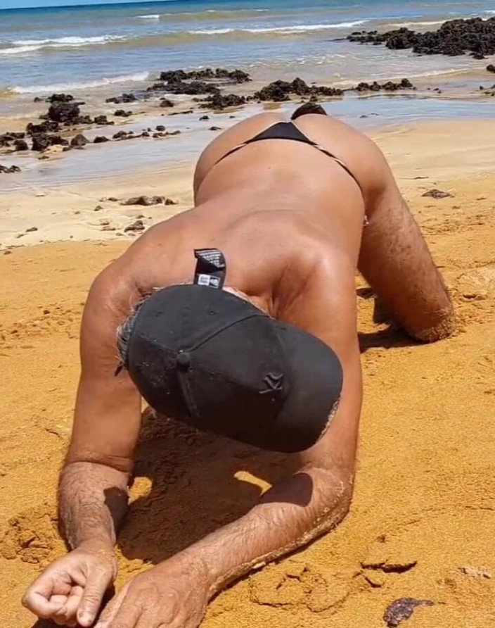 Ladysilvas: Ladysilva pamer pantat bahenol ladysilva di pantai