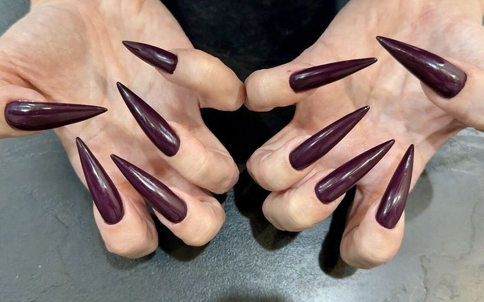 Julia domaina: 新色ダークパープルロングネイル、クロー