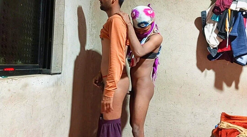 Indian Hijraji: Pooja Shimel aplikovala lak na nehty sama doma, když její...