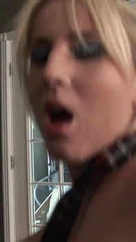 Blonde babe gets fucked after pickup