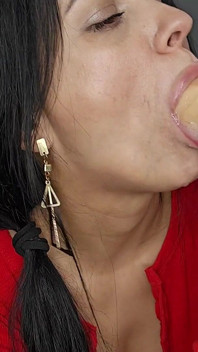 Jerk off on My Legs, Then I'll Give You a Blowjob and You'll Squeeze Your Cum on Me