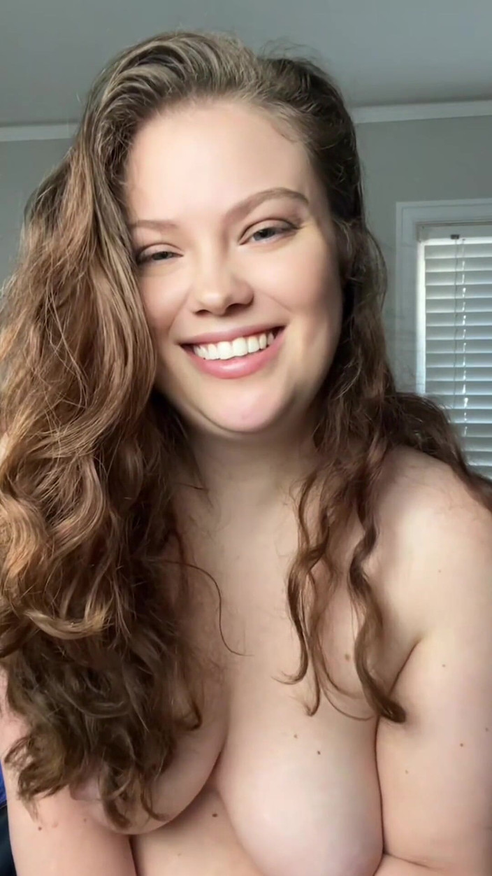 Dirtysecret: Femdom POV: Kouření kouře a ponižování mého paroháče ex ep 1