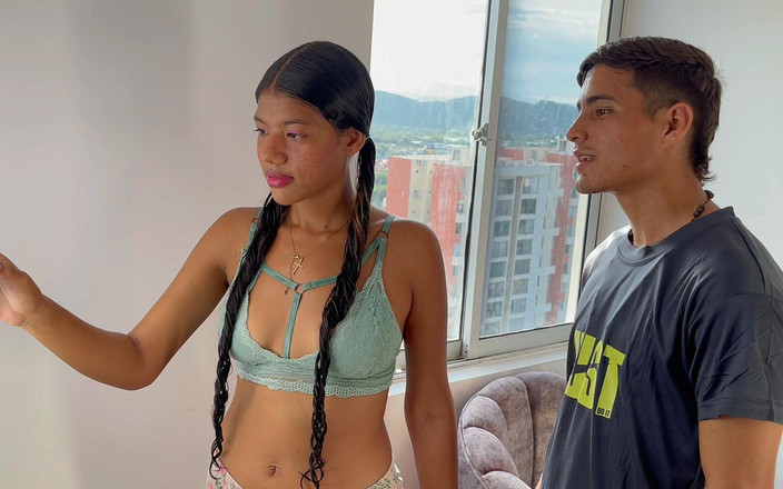 SOFIAYRIKY: 我在她的社交网络上帮助我害羞的继妹，这样我就可以操她了，最后我射在她的屁股上