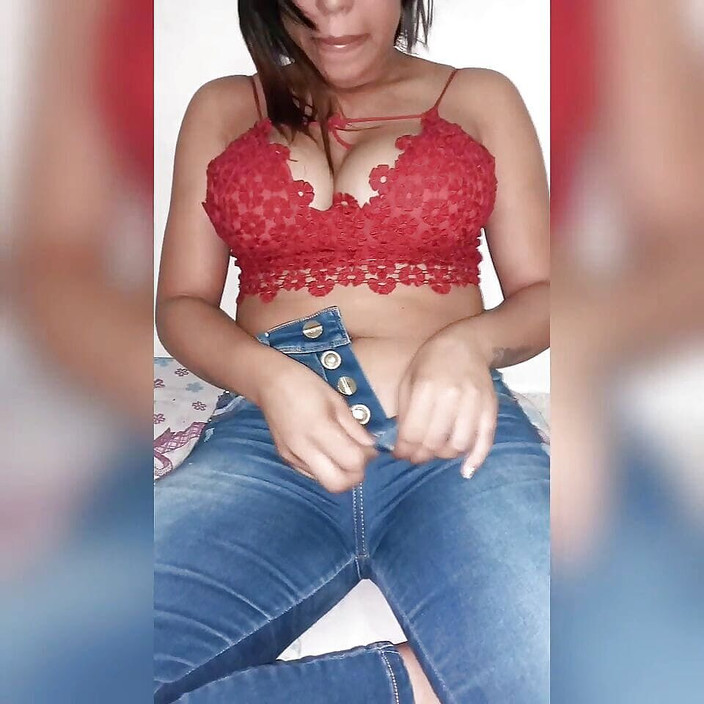 Pikaa6: 18-jährige brünette fickt den großen schwanz ihres stiefbruders