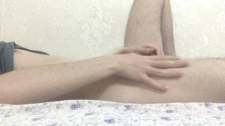 IlyaWilliam: Young guy jerk off a big cock on bed, moans...