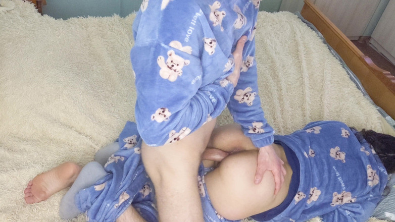 LittleLure: Sex lung și intens a ejaculat înăuntru