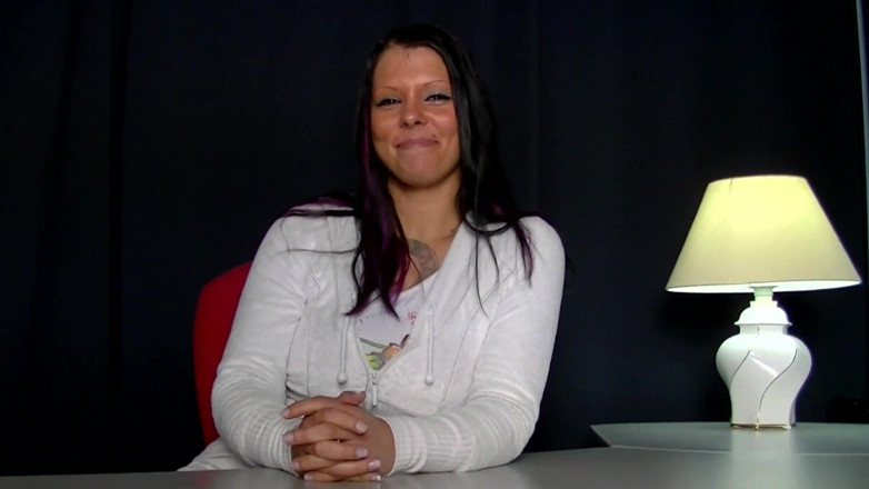 Swinger Friends Germany: The sexy employee from the photo studio