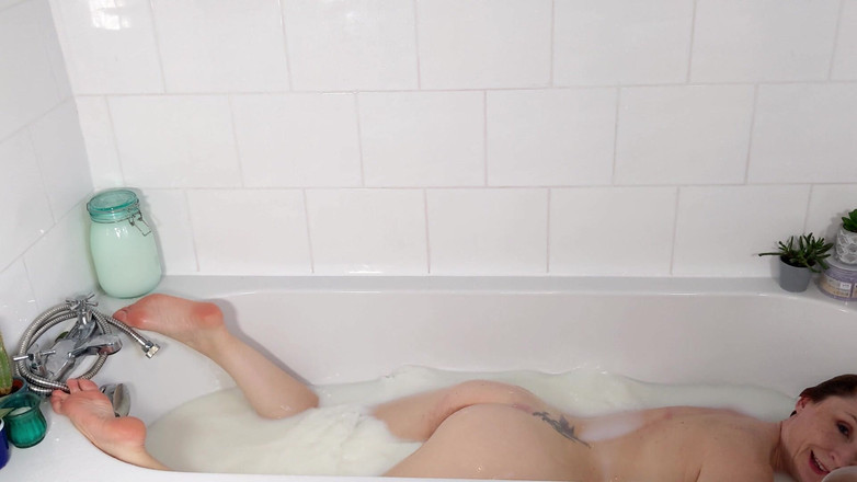 Lily kink: Mandi kulit saya dalam susu