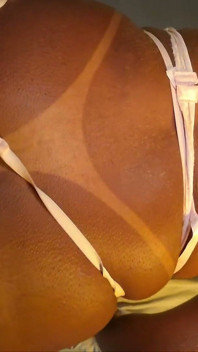 Latina från Brasilien med saftig rumpa jävla på alla fyra tills creampie