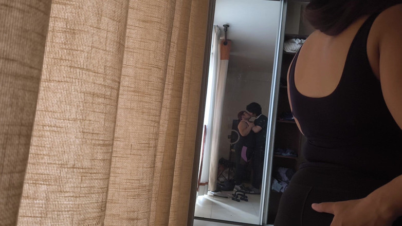 Moo DBOXXX: Saya Bercium ghairah dengan ibu tiri tunggal yang benar-benar mahu...