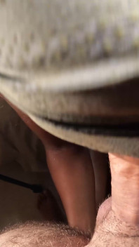 POV interracial boquete com um grande pau branco e uma boca negra doce que recebe uma enorme carga na boca