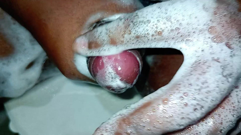 rahuman: Monster Cock Sprzątanie i masturbacja