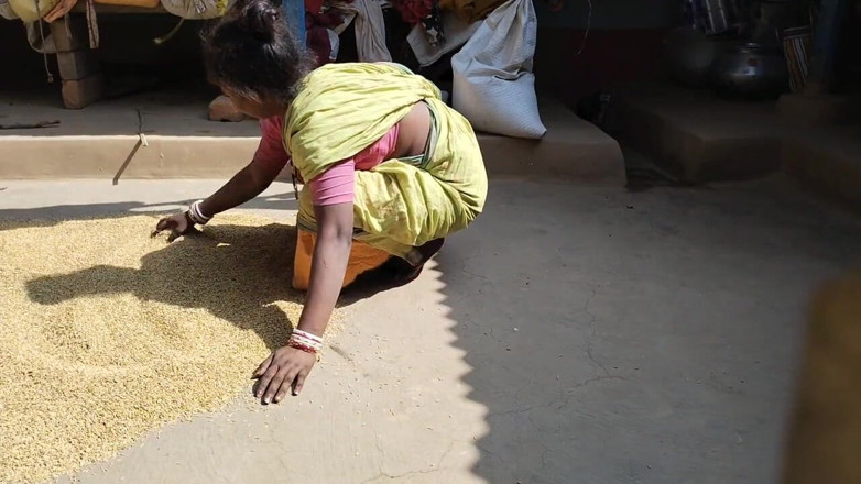 Pumi: Bhabhi Ko Kam Karte Hue Choda 69 - posición me