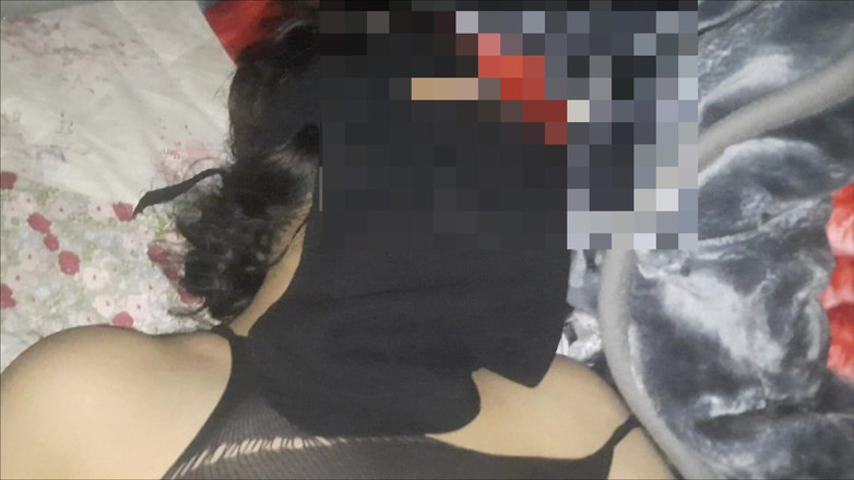 buttllover: Una sexy ragazza musulmana in niqab viene scopata duramente da...