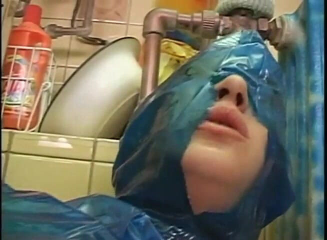 Fetish Desire: 一个穿着乳胶服的女孩的恋物癖性爱