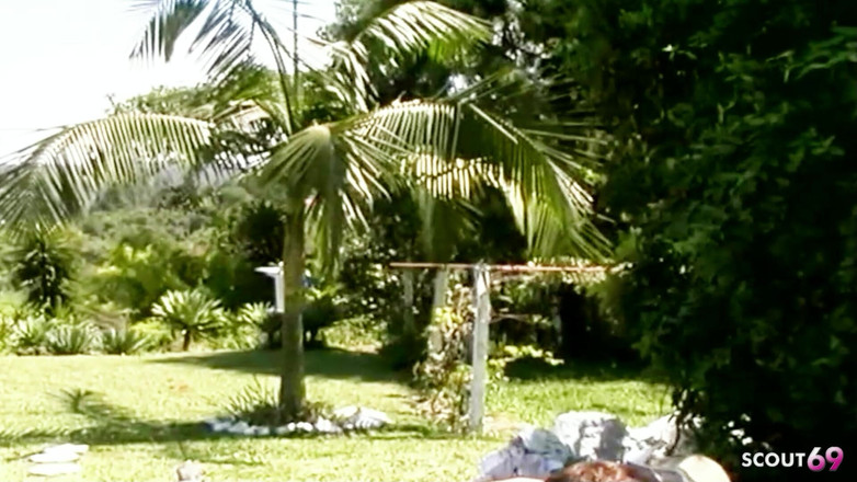 Shemale TS Collection: Blonde tranny op vakantie wordt anaal geneukt door een grote...