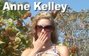 Edge Interactive Publishing: Anne Kelley blinkar bröst på strandpromenaden