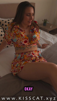Step Mom Trying Silent While Fucked in Share Bed After Step Son Make Her Naked in Undress.app