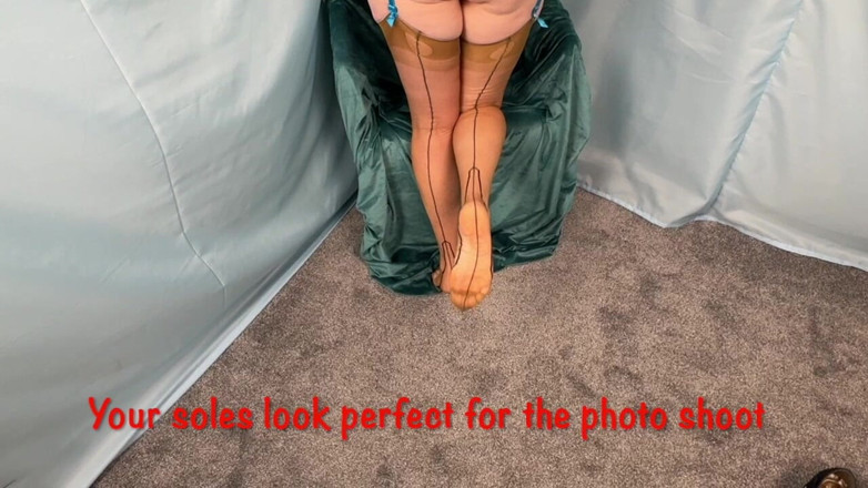 Mr MF: Mrs Mature Feet Agrees to Do a Photoshoot Part 1. 540