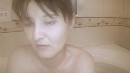 Japan Lust: Nadržená a divoká japonská žena v domácnosti