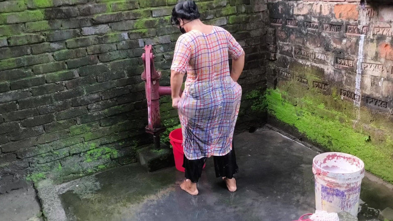 SAFI-SEXY: I See My Girlfriend Taking Bath After Which I Hugged...