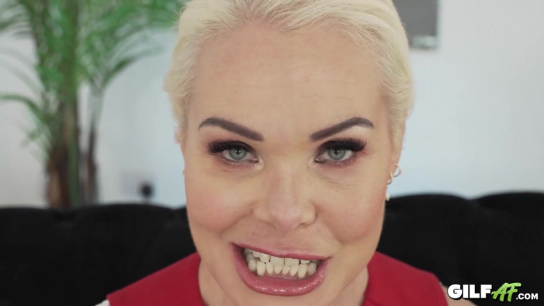 Gilf AF: Undersexed Socialite - GILF Francesca Kitten