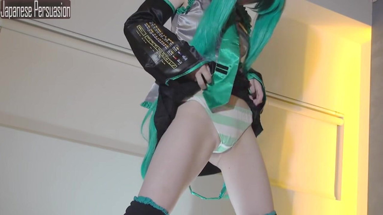 THAT'S WHAT SHE SAID: Miku cosplayer rimaastard vaapas karti hai - ekal khel aur seks...