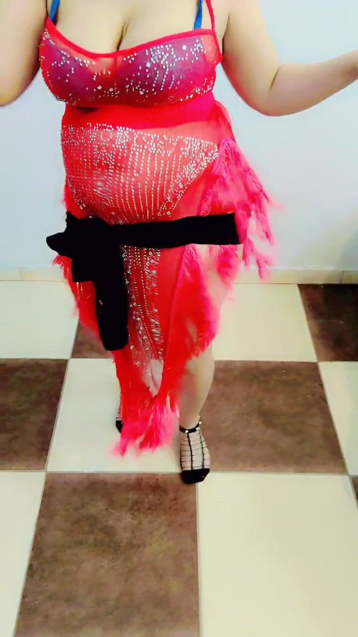 Six my and wife: Arabischer bauchtanz