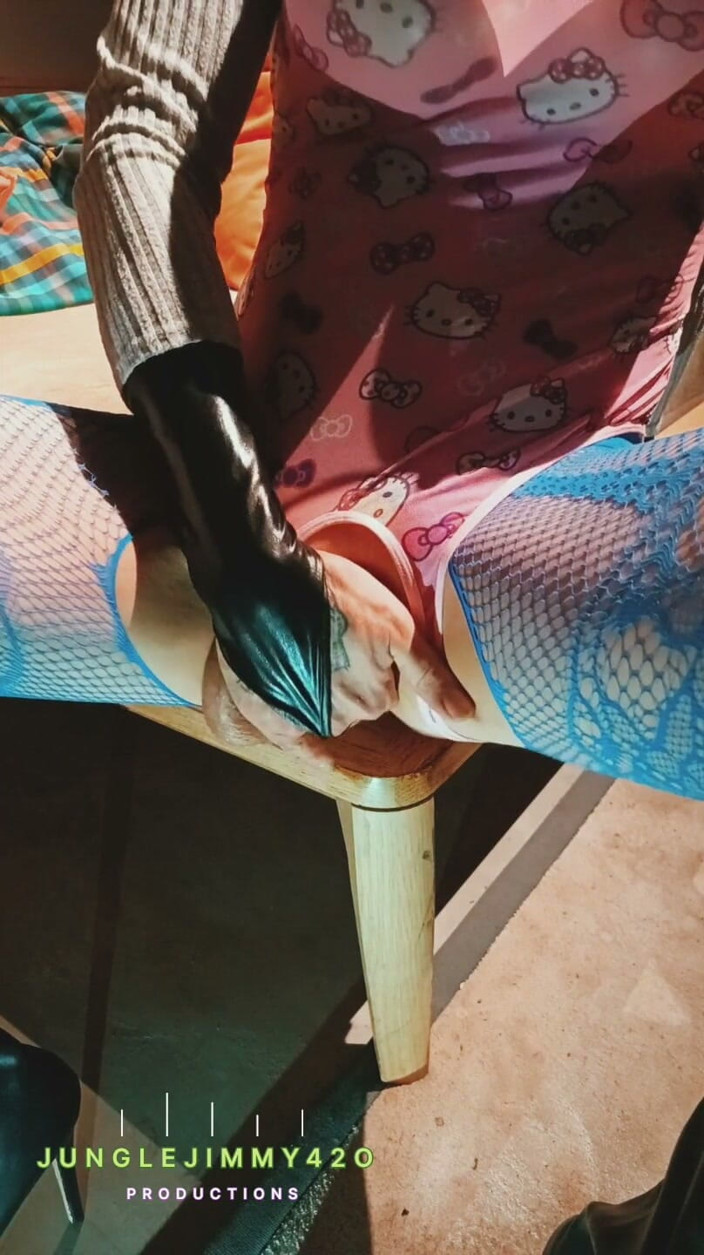 El Cheffe: Hello Kitty Hard Anal Dildo