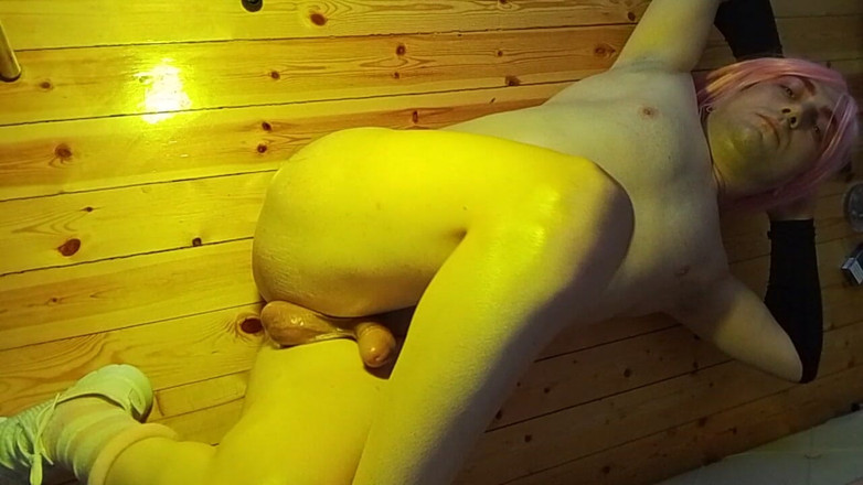 Kitty_Cross: Femboy aime l’auto-massage à l’huile sur son gros cul