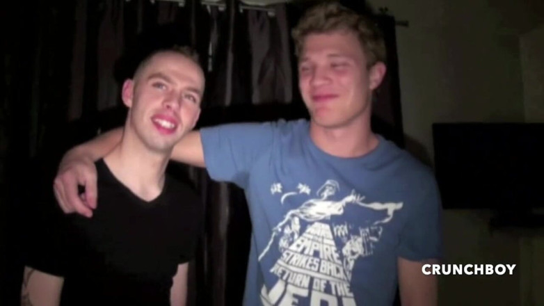 Crunch Boy: Jonathan fucked by the blond top Kameron Frost