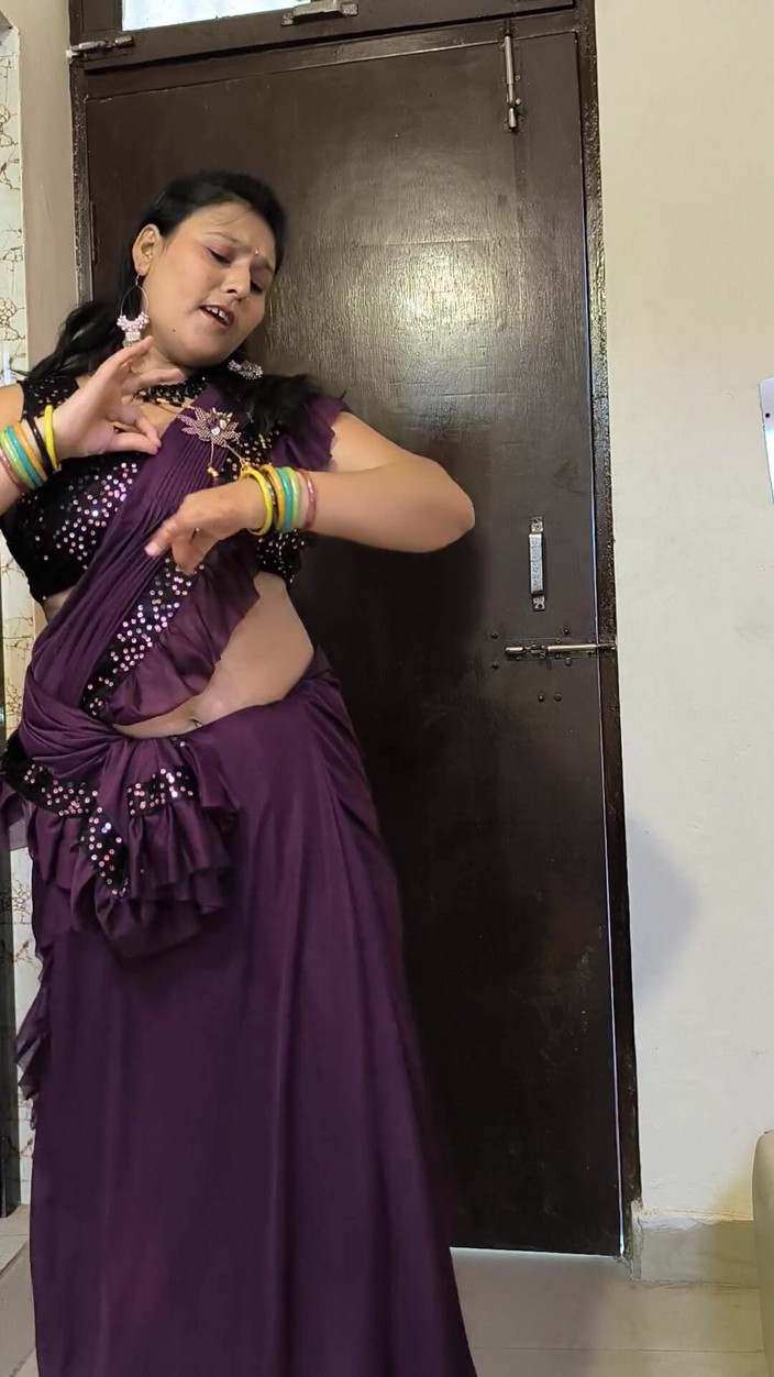 Puja555: Desi Puja Bhabhi Nude Dance