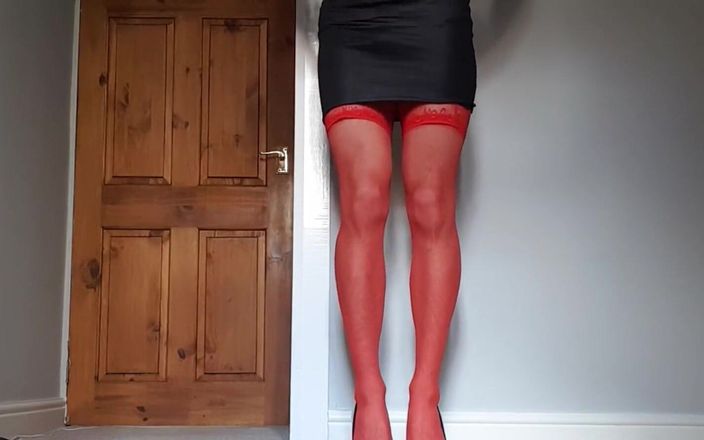 JessicaXD: Tal provocación, puedes levantar mi falda y azotarme en nuestra...
