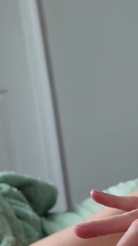 Ziva Fey com os pés e punheta