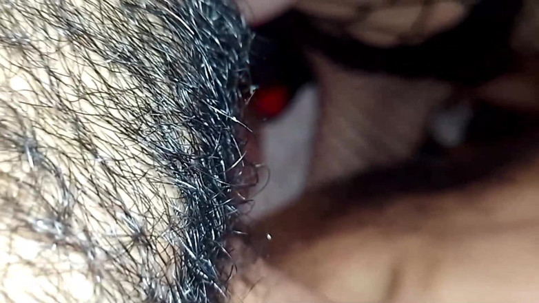 SultryStyles: En Primer Plano, Su Vista Montando a Mi Marido Y...