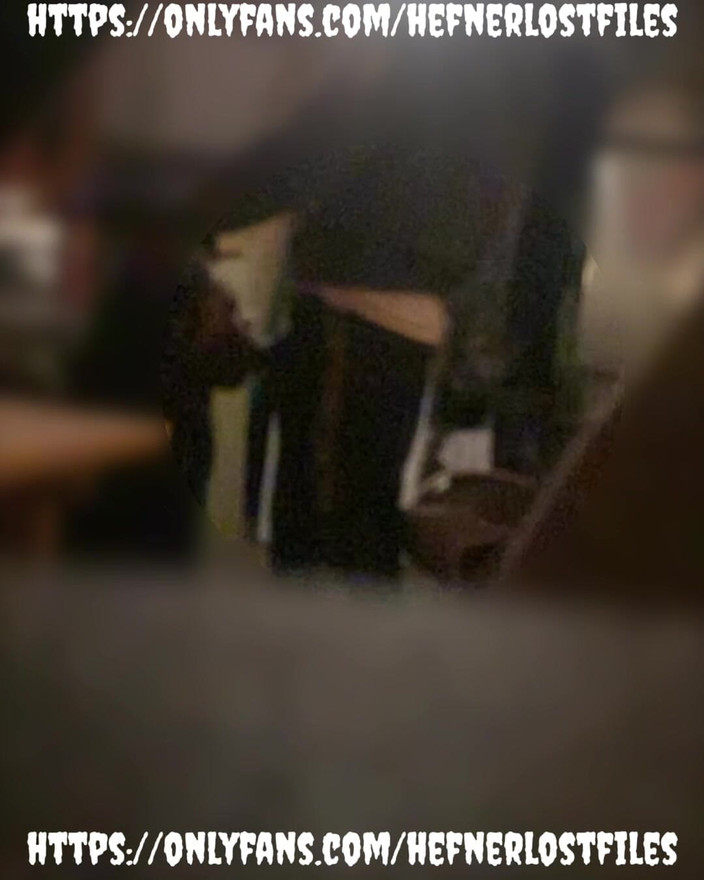 Jenko: Babygirl Lutsch meinen schwanz in privatsphäre auf der party