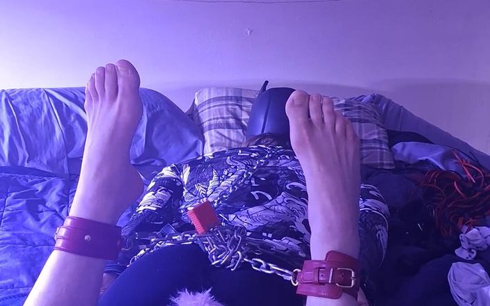 Robert48569: Самостійне бондаж, ноги і ланцюги хвоста