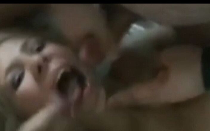 Master of porn: Elle adore le trio